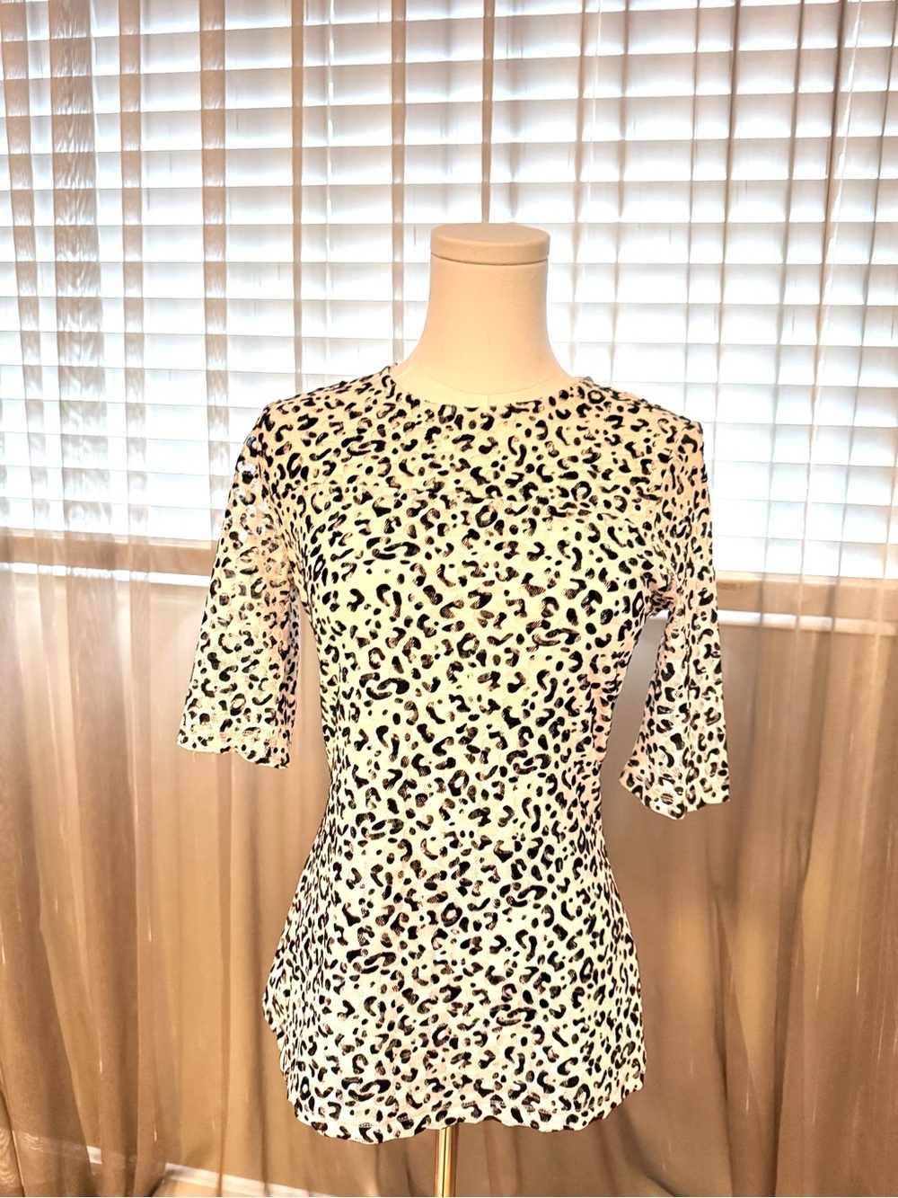 S Patrizia Luca White and Black Leopard Print Short Sleeve Top